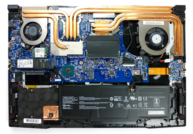Bên trong sẽ có 2 quạt tản nhiệt lớn cùng 6 ống đồng dẫn nhiệt. Nguồn: Laptop Media. Bên trong sẽ có 2 quạt tản nhiệt lớn cùng 6 ống đồng dẫn nhiệt. Nguồn: Laptop Media.