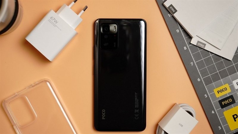 Bên trong hộp POCO X3 GT có gì?