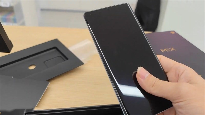 Mi MIX 4 cấu hình được nâng cấp với Snapdragon 888 Plus. Nguồn: Black MOB. Mi MIX 4 cấu hình được nâng cấp với Snapdragon 888 Plus. Nguồn: Black MOB.
