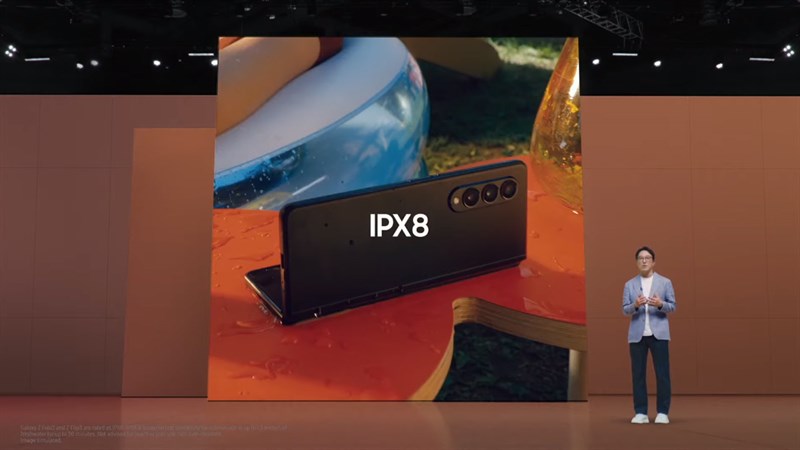 Chống nước IPX8 trên Z Fold3 Chống nước IPX8 trên Z Fold3