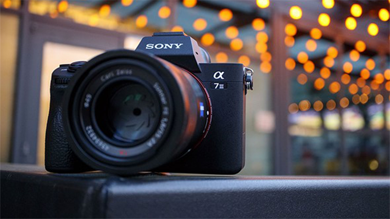 Cảm biến ánh sáng yếu trên Sony A7 III rất ấn tượng