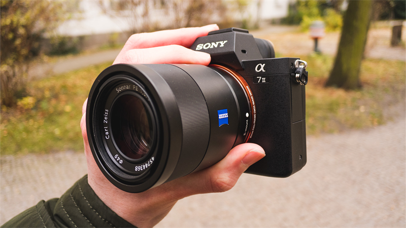 Sony A7 II có những cải tiến đáng kể so với thế hệ trước