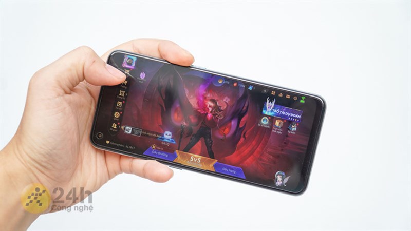 Màn hình OPPO Reno6 Z 5G có kích thước 6.4 inch cùng độ phân giải Full HD+.