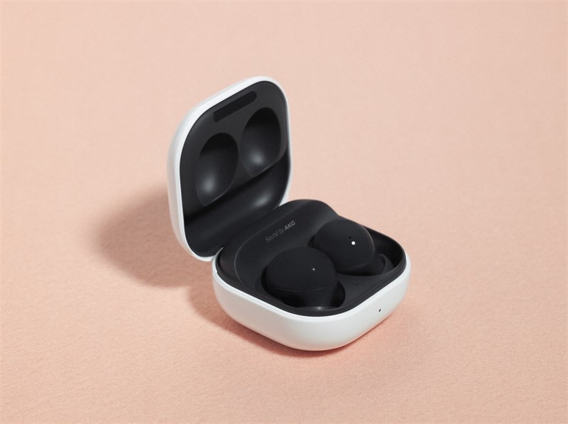 Samsung Galaxy Buds 2 là một mẫu tai nghe không dây đáng sở hữu với mức giá chưa đến 3 triệu đồng. Nguồn: Samsung.