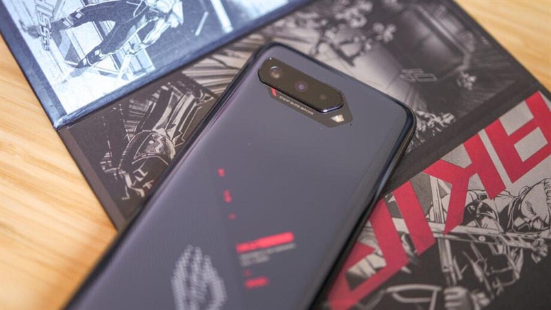 ROG Phone 5s sẽ sở hữu cụm ba camera phía sau. 