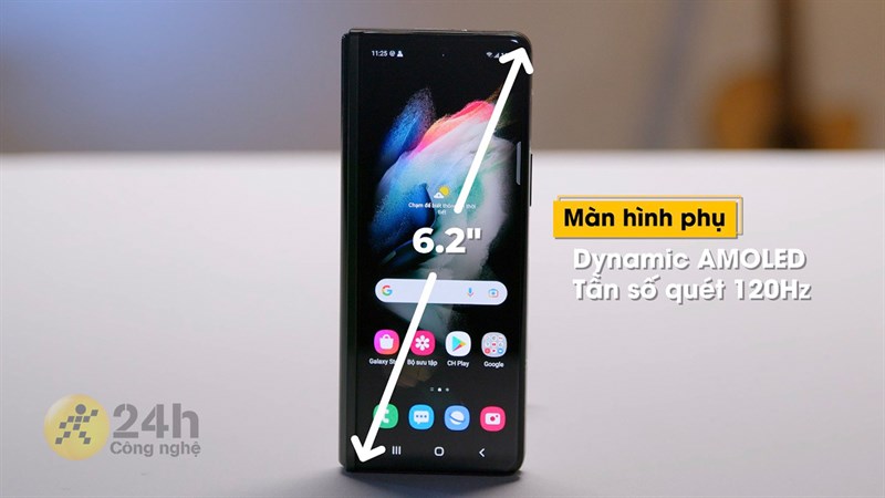 Màn hình phụ phía trước của Galaxy Z Fold3 5G.