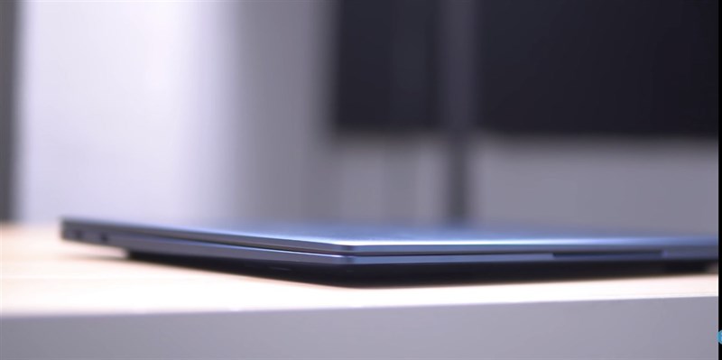 Độ mỏng của Realme Book chỉ là 14.9 mm. Nguồn: FUZZ CHANNEL. Độ mỏng của Realme Book chỉ là 14.9 mm. Nguồn: FUZZ CHANNEL.