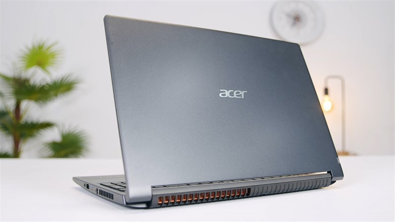 Thiết kế tổng thể của Acer Aspire 7 Gaming.