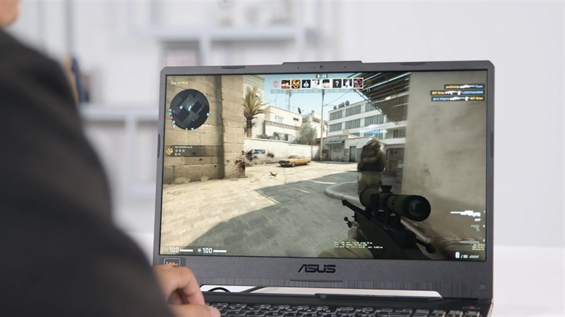 Trải nghiệm chơi game CS:GO trên ASUS TUF Gaming.