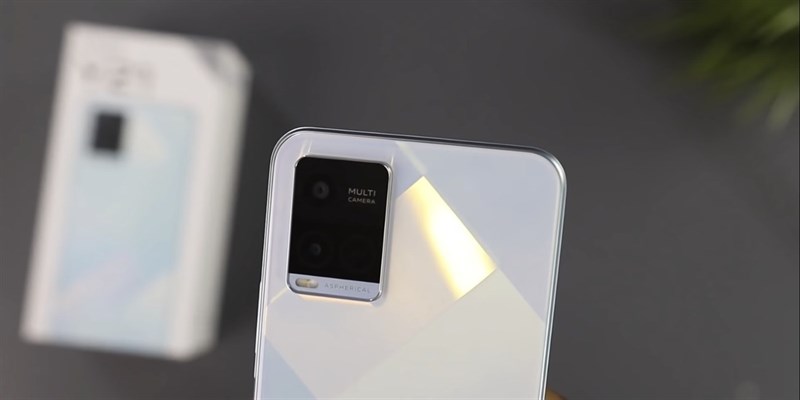Cận cảnh cụm camera của Vivo Y21. Nguồn: Gagdets 4 You.