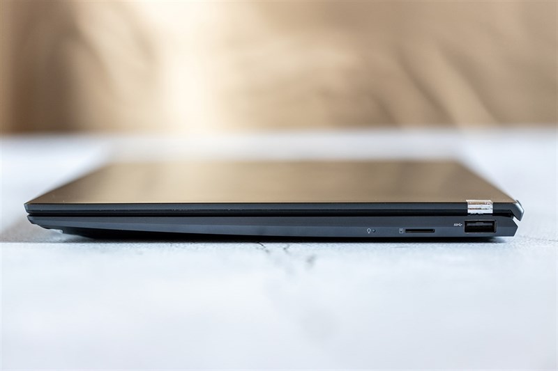 ASUS Zenbook 13 UX325 OLED ASUS Zenbook 13 UX325 OLED