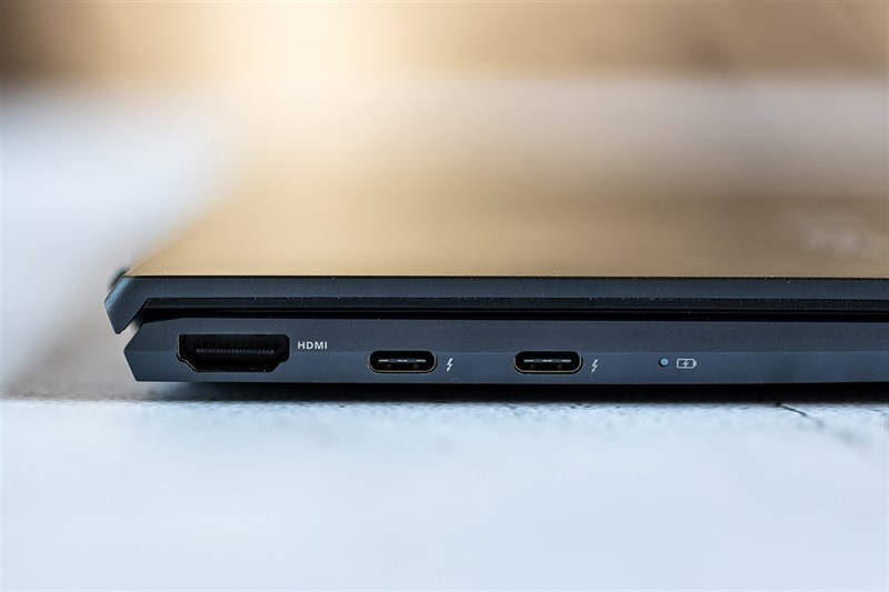 ASUS Zenbook 13 UX325 OLED ASUS Zenbook 13 UX325 OLED