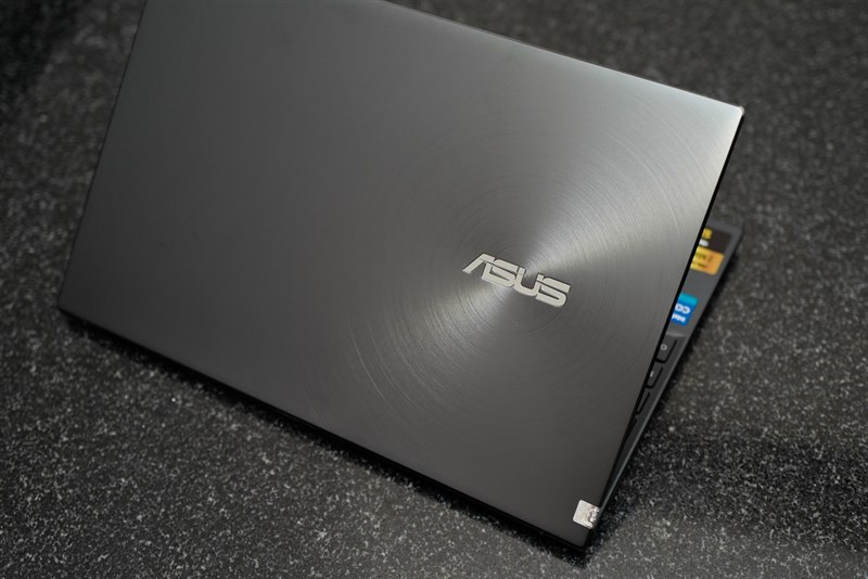 ASUS Zenbook 13 UX325 OLED ASUS Zenbook 13 UX325 OLED