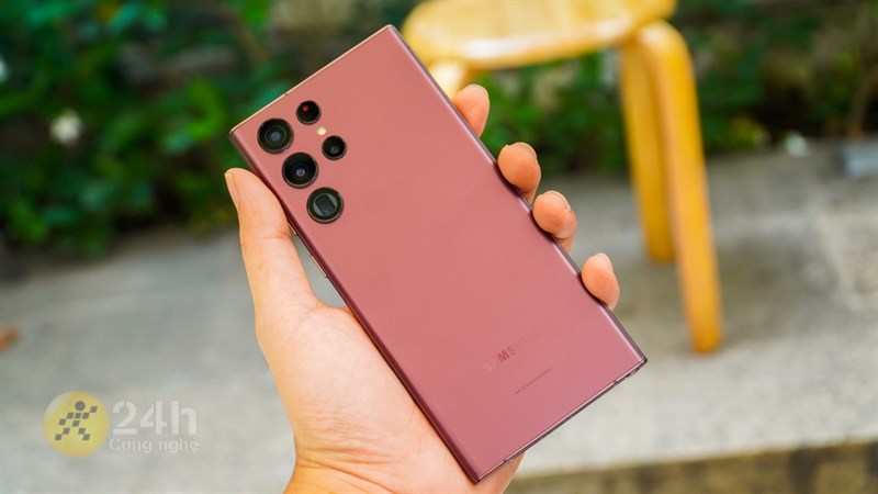 Những lưu ý mua điện thoại cho người lớn tuổi Những lưu ý mua điện thoại cho người lớn tuổi