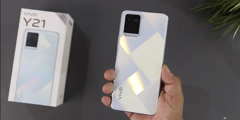 Vivo V21