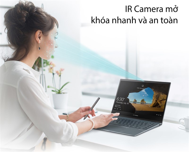 Chiếc laptop này còn được tích hợp camera hồng ngoại dùng để nhận diện gương mặt qua Windows Hello. Nguồn: ASUS.