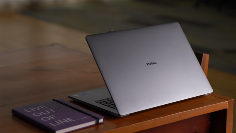 Xiaomi Mi Notebook Ultra (2021) Xiaomi Mi Notebook Ultra (2021)
