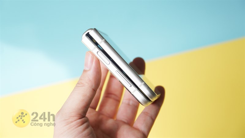 Thiết kế mỏng nhẹ của Flip3 Thiết kế mỏng nhẹ của Flip3