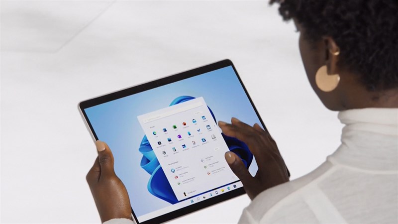 Microsoft ra mắt Surface Pro 8