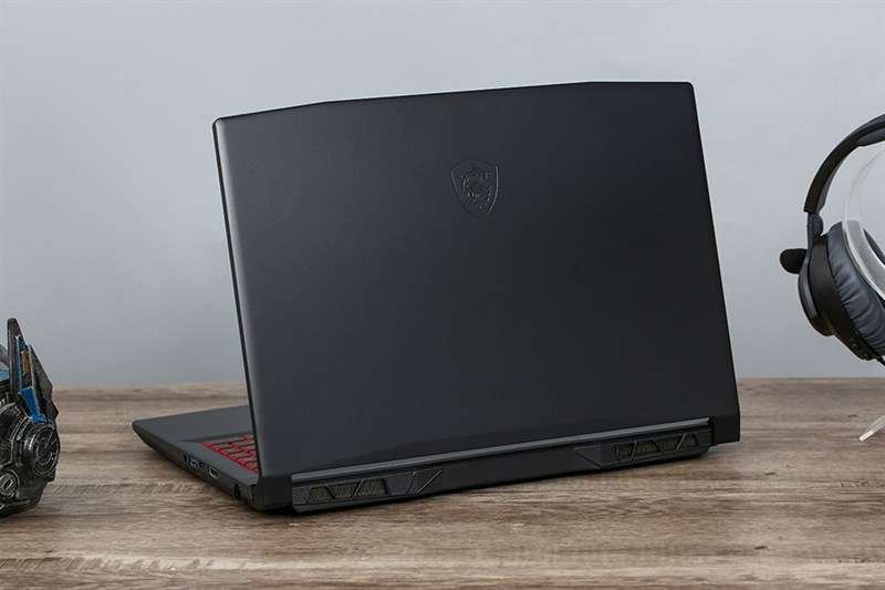 MSI Katana Gaming GF66 11UC MSI Katana Gaming GF66 11UC
