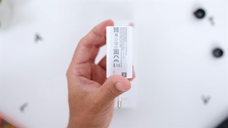 Xiaomi 11 Lite 5G NE sẽ được đi kèm viên pin dung lượng 4.250 mAh và sạc nhanh 33 W.