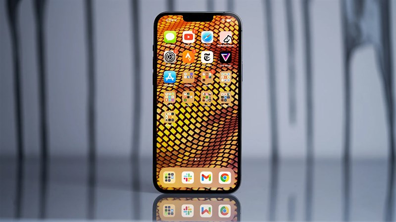 iPhone 13 Pro Max có màn hình OLED đẹp nhất