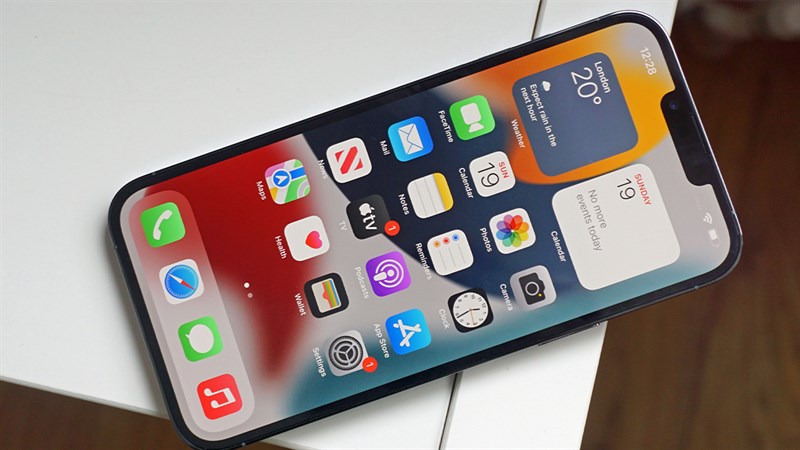 iPhone 13 Pro Max có màn hình OLED tốt nhất 