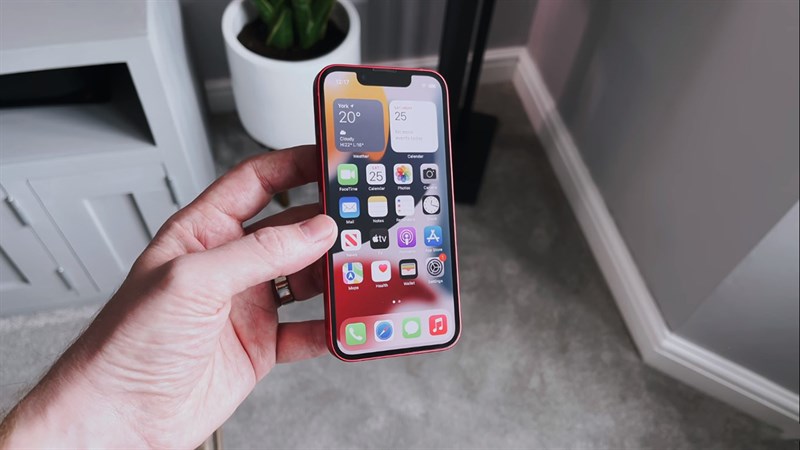 Có nên mua iPhone 13 mini? Chiếc iPhone nhỏ gọn này sẽ phù hợp cho những nhu cầu nào với những nâng cấp đầy sáng tạo?