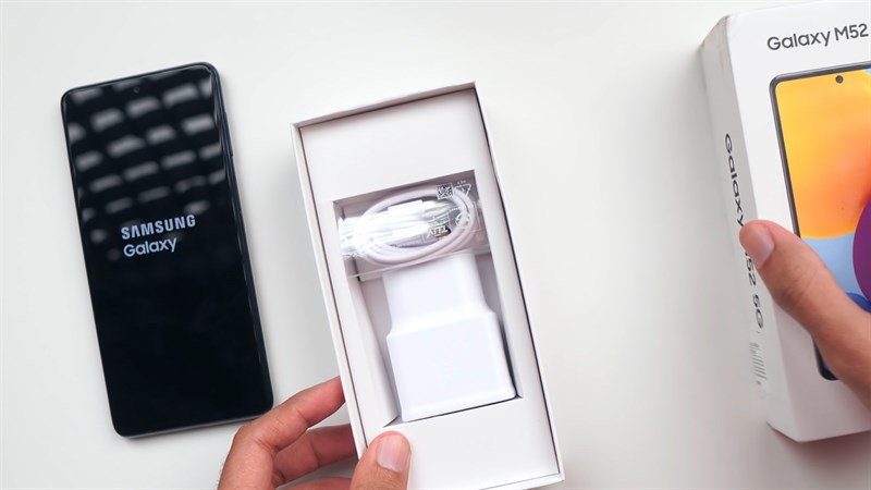 Củ sạc và cáp sạc đi kèm theo khi mua Samsung Galaxy M52 5G Củ sạc và cáp sạc đi kèm theo khi mua Samsung Galaxy M52 5G