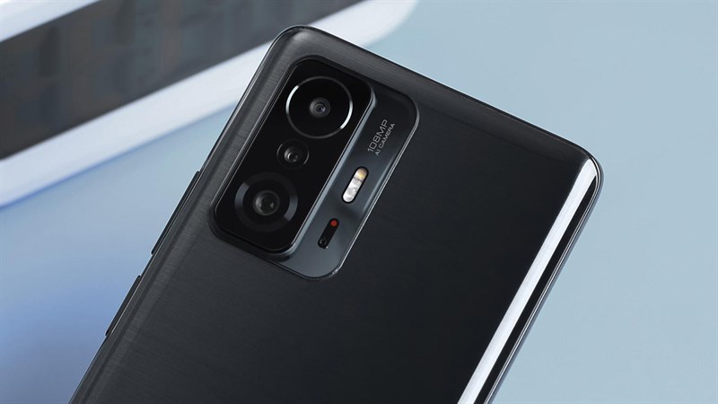 Xiaomi 11T được trang bị cụm camera trông rất là chuyên nghiệp