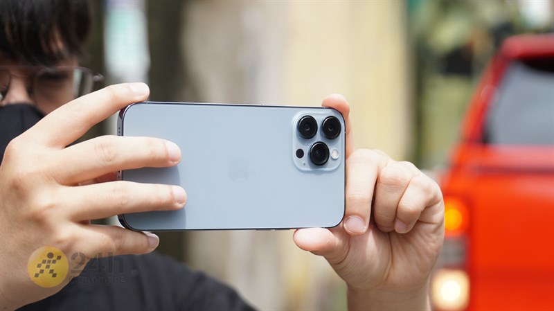 iPhone 13 Pro Max năm nay được cải tiến nhiều hơn về camera.