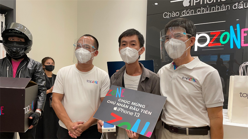 Trải nghiệm của khách mua hàng tại TopZone