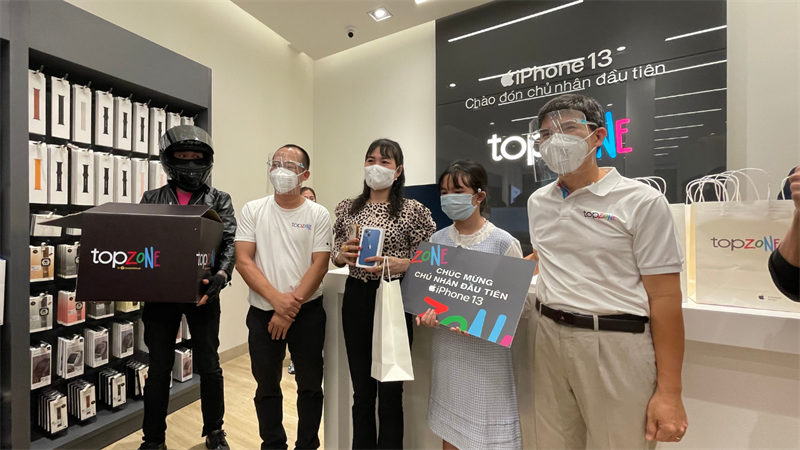 Trải nghiệm của khách mua hàng tại TopZone