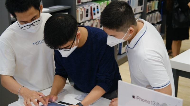 Trải nghiệm của khách mua hàng tại TopZone. Nguồn: VIETBAO.VN.