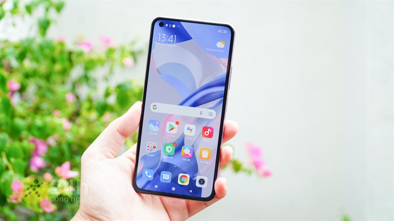 Xiaomi 11 Lite 5G NE cho khả năng hiển thị rộng lớn với kích thước 6.55 inch.