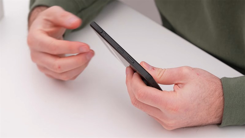 Cạnh phải của Sony Xperia Pro I Cạnh phải của Sony Xperia Pro I