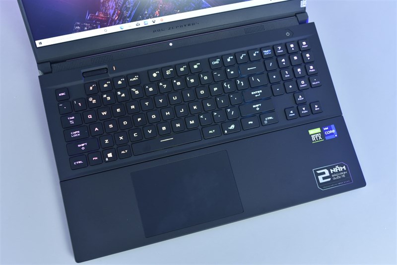 Bàn phím cơ quang học của ASUS ROG Zephyrus S17. Nguồn: ASUS.