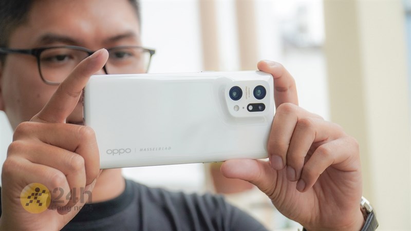OPPO Find X5 Pro 5G là sản phẩm mang đầy sự đẳng cấp của một flagship hàng đầu thế giới Android OPPO Find X5 Pro 5G là sản phẩm mang đầy sự đẳng cấp của một flagship hàng đầu thế giới Android