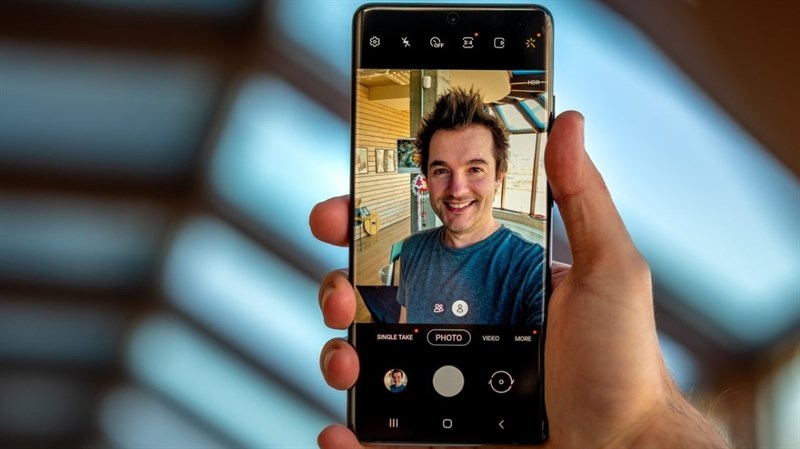 Galaxy S22 và S22+ sử dụng lại camera selfie 10MP