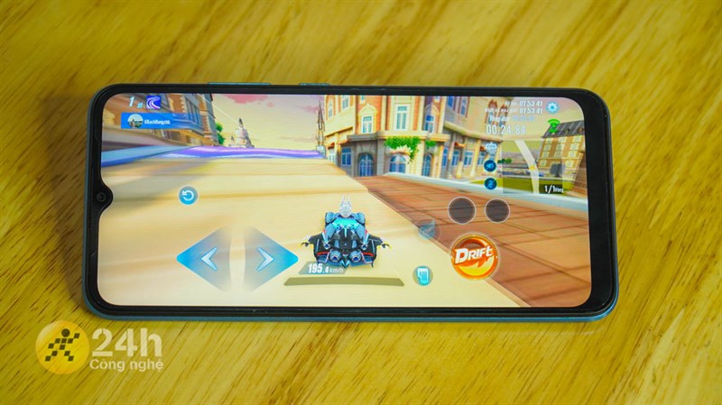Pin 5.000 mAh của Realme C11 (2021) vẫn có thể đáp ứng tốt nhu cầu chiến game trong thời gian dài. Pin 5.000 mAh của Realme C11 (2021) vẫn có thể đáp ứng tốt nhu cầu chiến game trong thời gian dài.