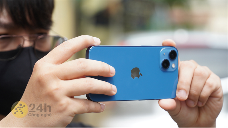 Thay đổi ở cụm camera trước của iPhone 13. Thay đổi ở cụm camera trước của iPhone 13.