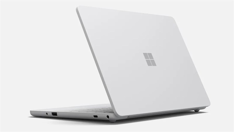 Surface Laptop SE có thiết kế trông gọn gàng, tuy đơn giản nhưng cũng khá đẹp.