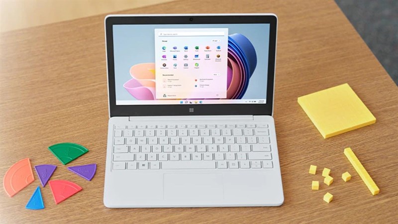 Microsoft Surface Laptop SE giá chỉ từ 5.6 triệu đồng.