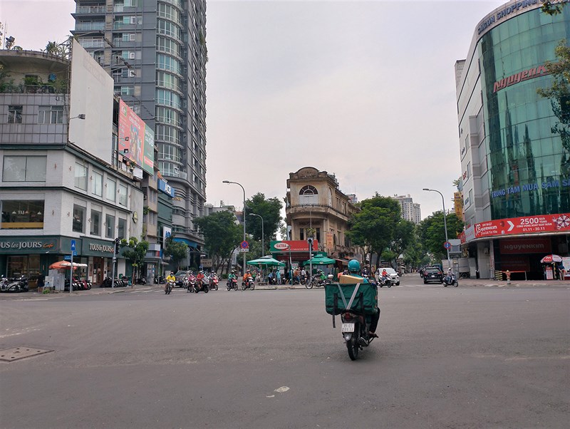 Ảnh chụp chế độ tự động trong môi trường đủ sáng Ảnh chụp chế độ tự động trong môi trường đủ sáng