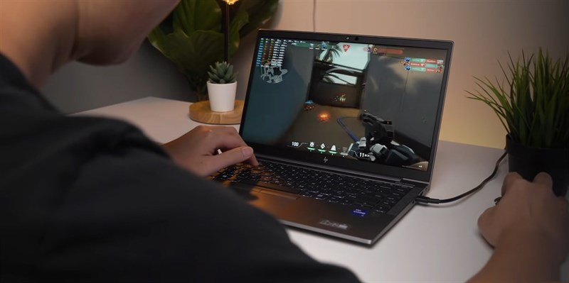 HP ZBook Firefly 14 G8 hoàn toàn có thể đáp ứng tốt nhu cầu chiến game. Nguồn: Bestindotech. HP ZBook Firefly 14 G8 hoàn toàn có thể đáp ứng tốt nhu cầu chiến game. Nguồn: Bestindotech.