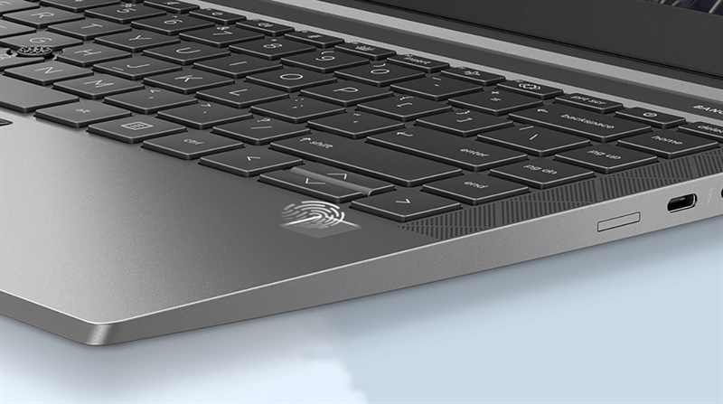 HP ZBook Firefly 14 G8 sở hữu hệ thống bàn phím chiclet có đèn nền cho trải nghiệm gõ phím tốt. Nguồn: Bob Of All Trades. HP ZBook Firefly 14 G8 sở hữu hệ thống bàn phím chiclet có đèn nền cho trải nghiệm gõ phím tốt. Nguồn: Bob Of All Trades.