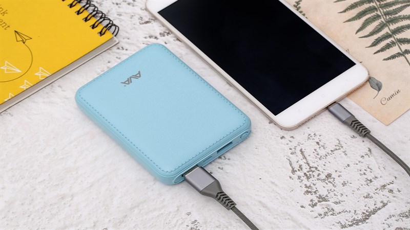 pin-sac-du-phong-10000mah-ava