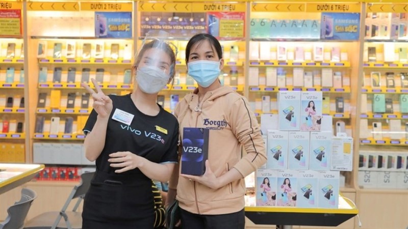 Vivo V23e đến tay người dùng Việt Vivo V23e đến tay người dùng Việt