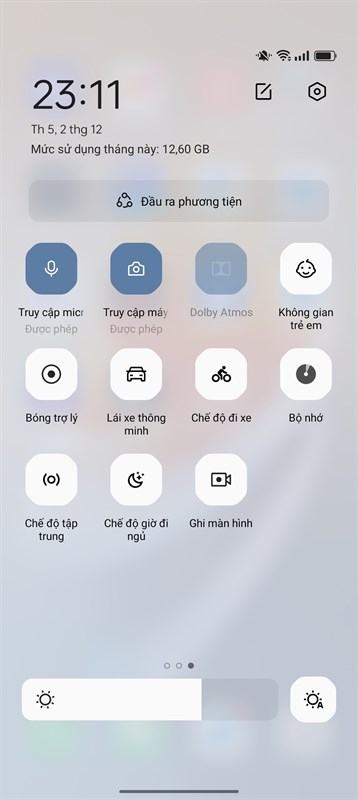 Biểu tượng kích hoạt camera hoặc micro đã được tích hợp trên thanh thông báo ColorOS 12.