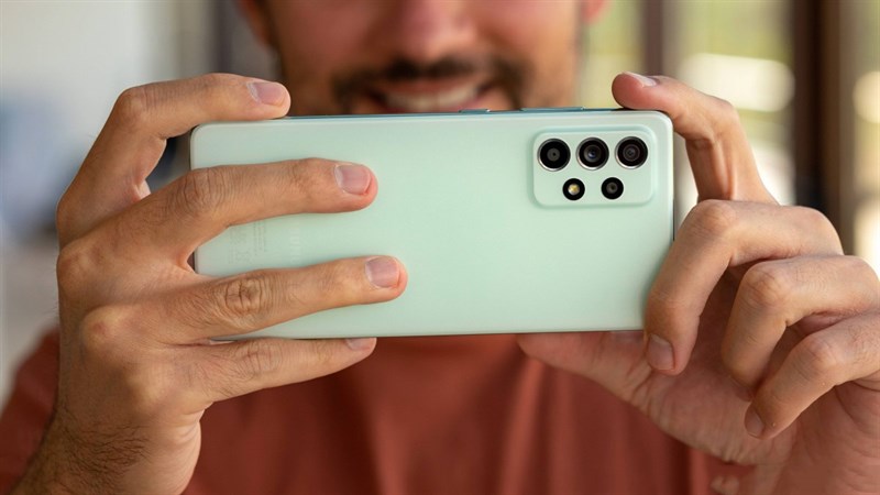 Tháng 12 giảm sốc online cho loạt điện thoại Galaxy A, giá tốt thấy mê